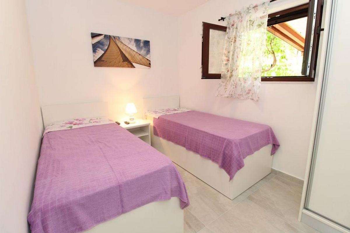 Apartments By The Sea Mandre, Pag - 6284 科兰 外观 照片